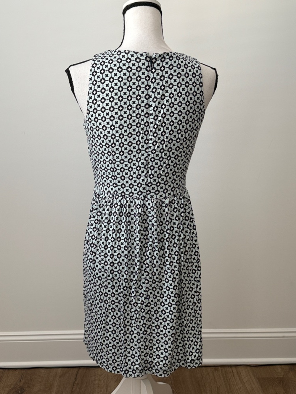 Loft Sleeveless Black & White Patterned Women's Dress, Size Petite Small - Picture 3 of 5